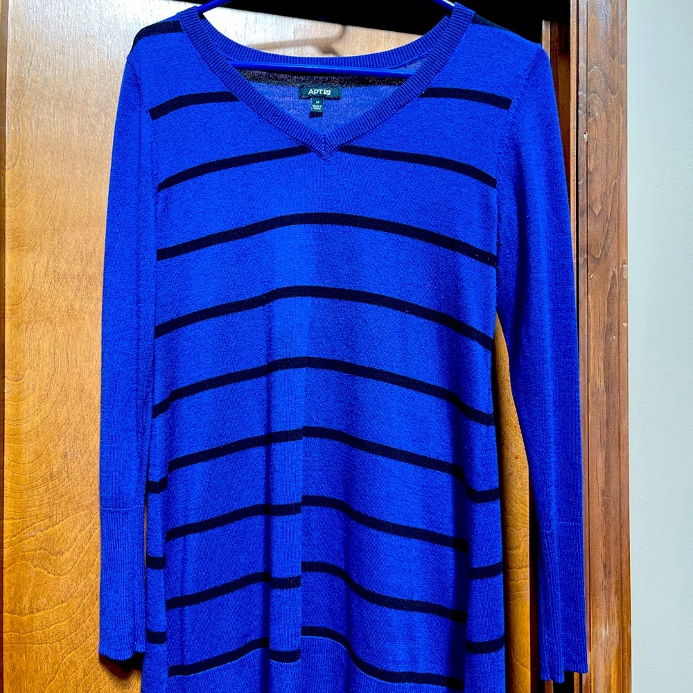 Apt 9 Long Sleeve Purple & Black sweater size M.